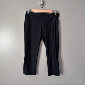 Nike dri fit cropped straight leg pants